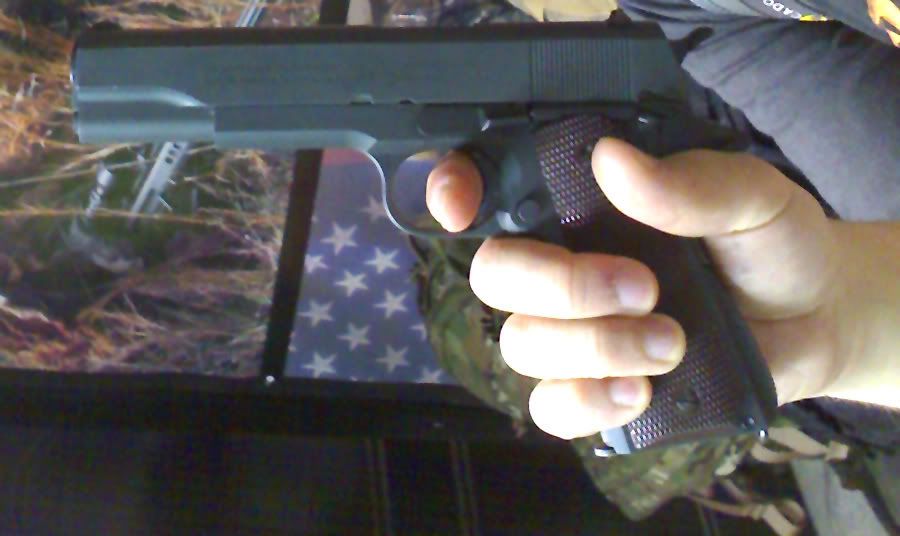 Airsoft/BB Gun "Window Shopping" in Taiwan MySciFiFan